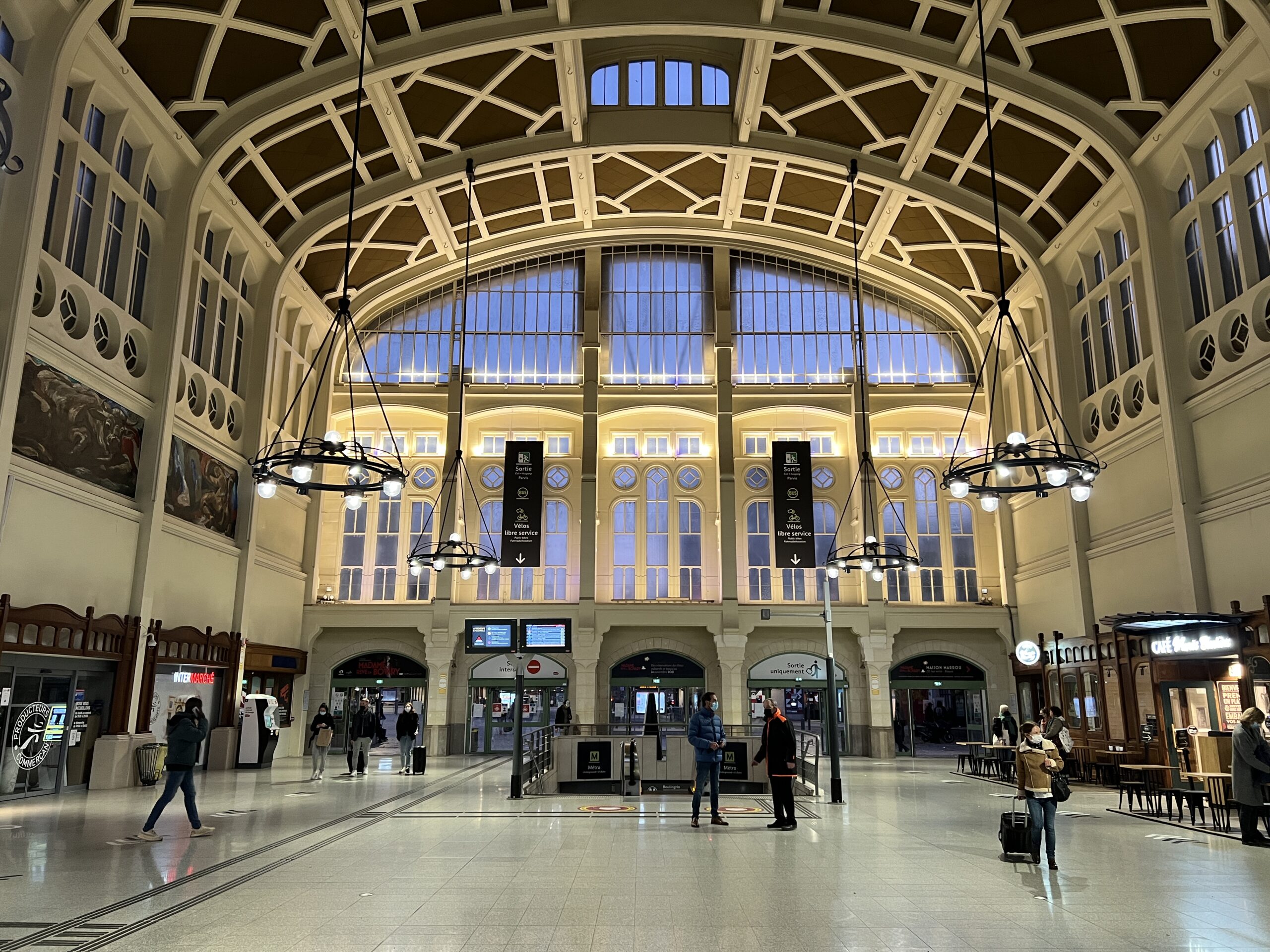 Intérieur Gare (source : Wikipédia)
